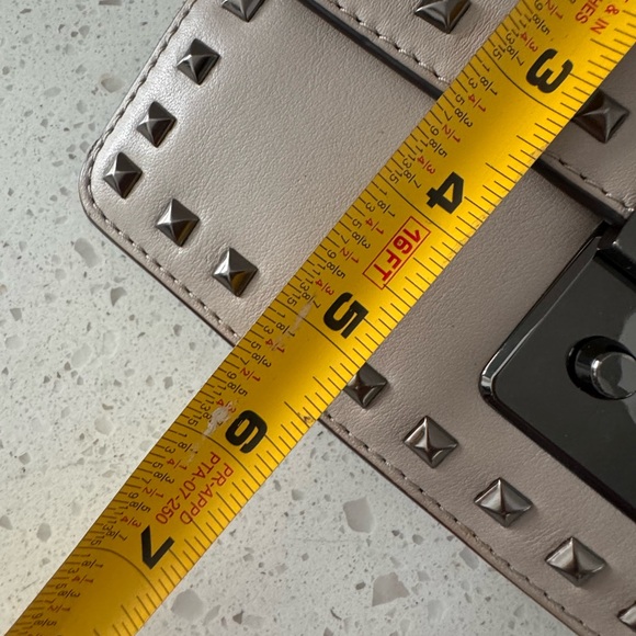 LEATHER Taupe MICHAEL KORS
CROSSBODY BAG- STUDDED - Picture 6 of 7